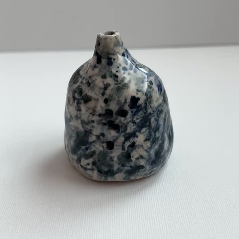 絮曲03 小花瓶 手捏陶 5.6 x6 x H 7 cm - 花瓶/陶器 - 陶 
