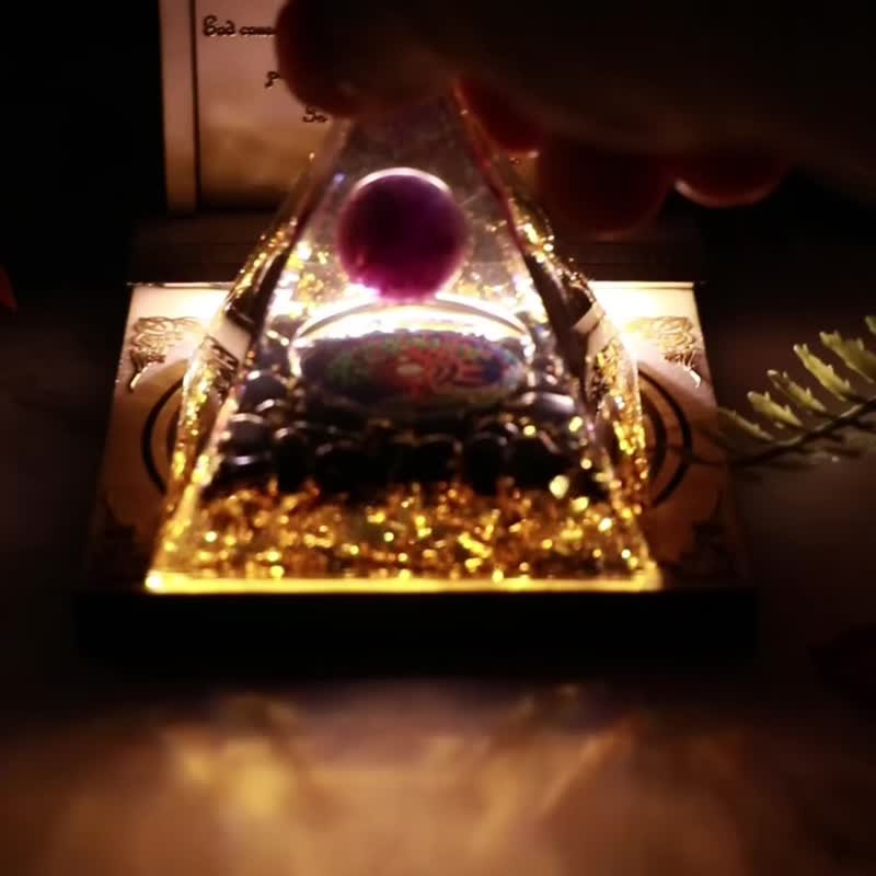 奥刚能量金字塔小夜灯 专属灯座直接与能量交互 吸收满满正能量 - 灯具/灯饰 - 树脂 金色