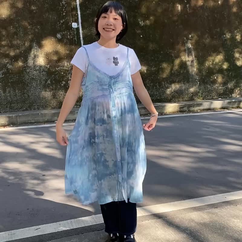 琉靛 手染细肩带罩衫 轻薄外搭洋装 职人手工染制 - 其他 - 棉．麻 蓝色