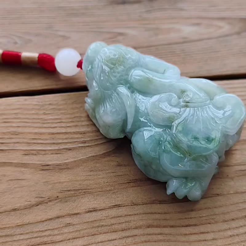 【亲翠】天然翡翠 冰绿飘花招财大貔貅手玩件 - 摆饰 - 玉石 多色