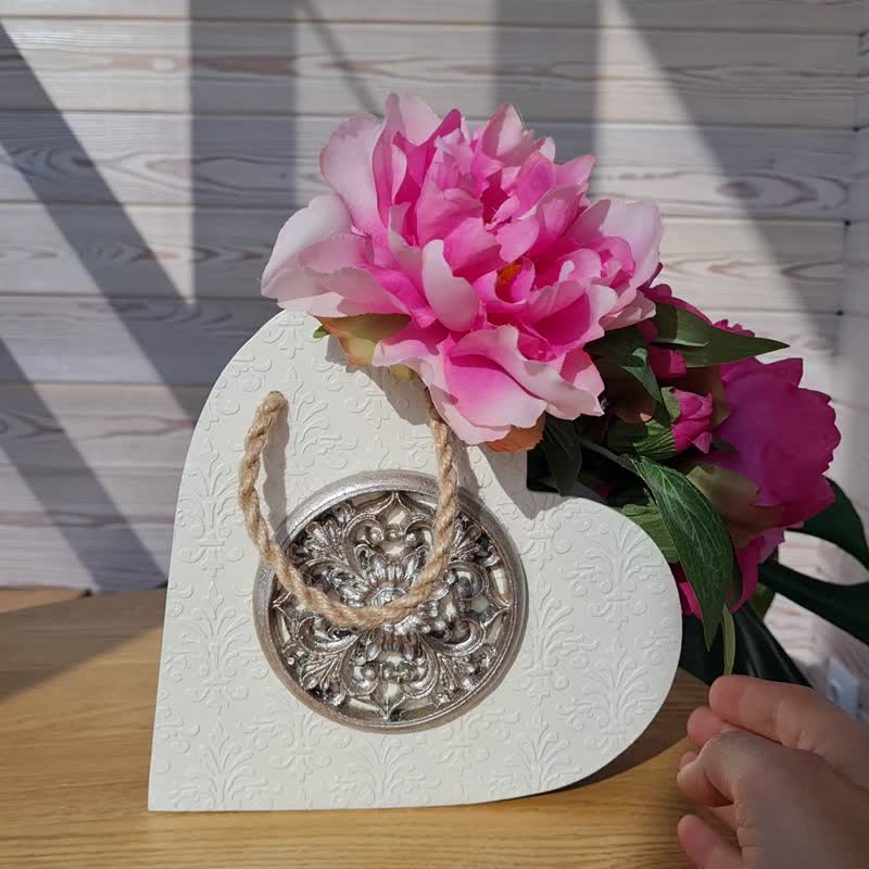 手工制作的白色木质花瓶，配有人造花 桌子、架子的独特装饰 - 干燥花/捧花 - 木头 白色