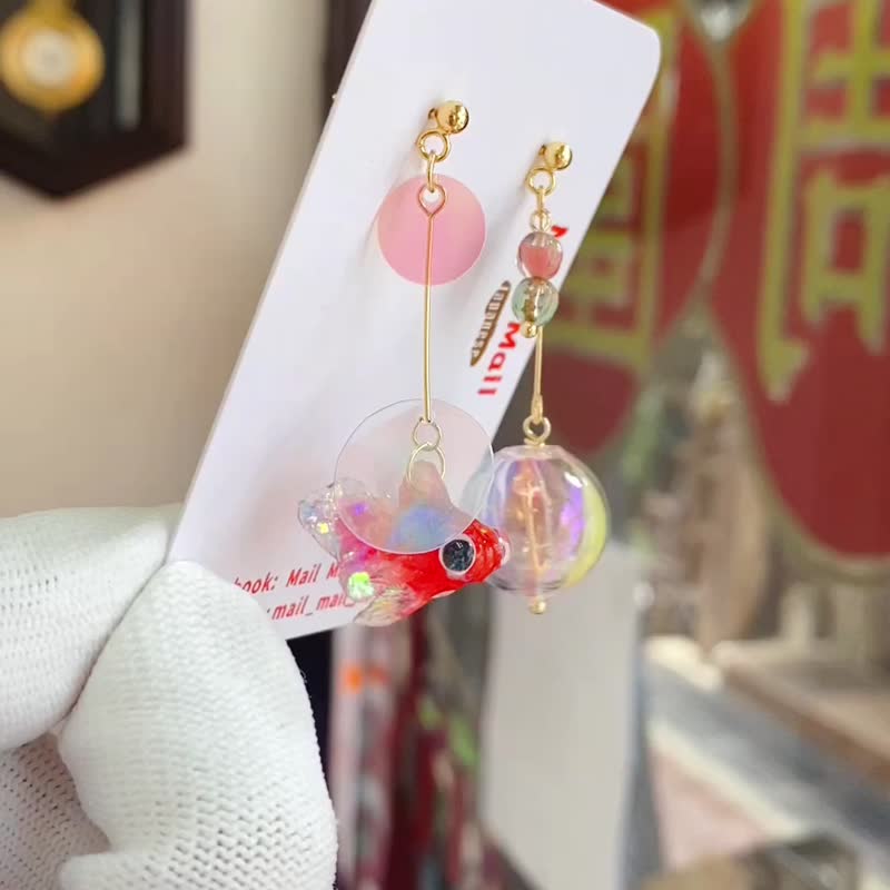 立体小金鱼配彩色玻璃球、耳针、耳夹 - 耳环/耳夹 - 树脂 多色