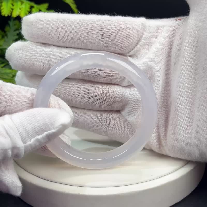高品质 白色玛瑙手镯 52MM 冰透起刚雪花龙纹 智慧灵性 保护祈福 - 手链/手环 - 半宝石 白色