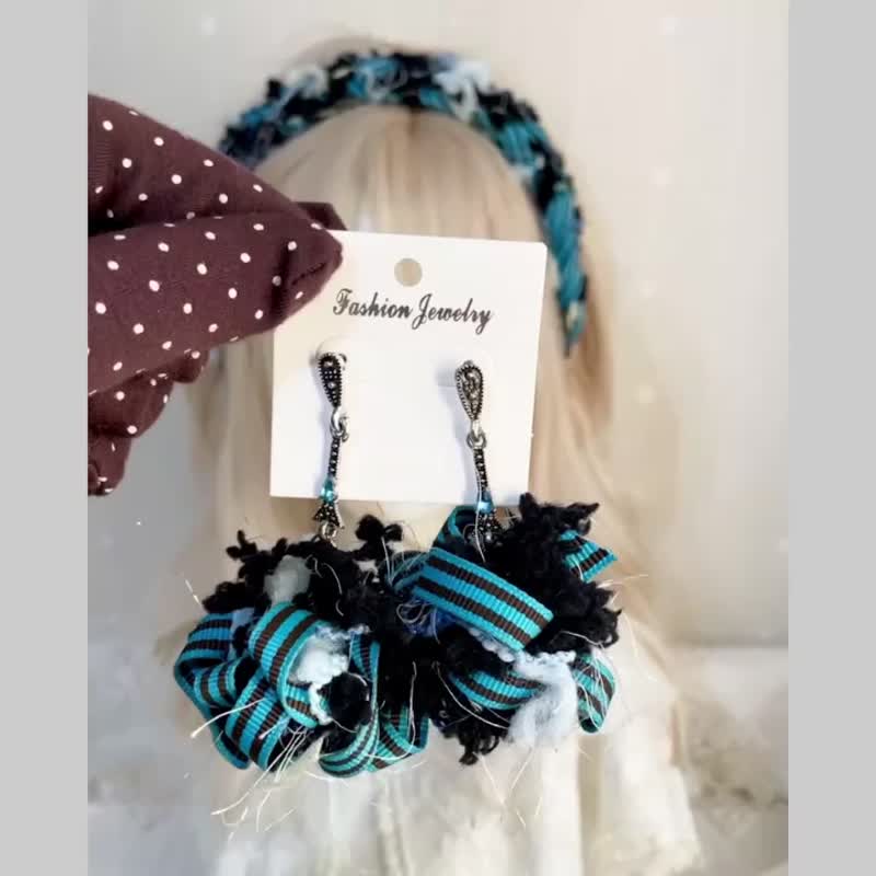 手工纱线耳环~蓝黑耳针 毛球 螺旋耳夹 耳饰 饰品 礼物 - 耳环/耳夹 - 其他材质 蓝色