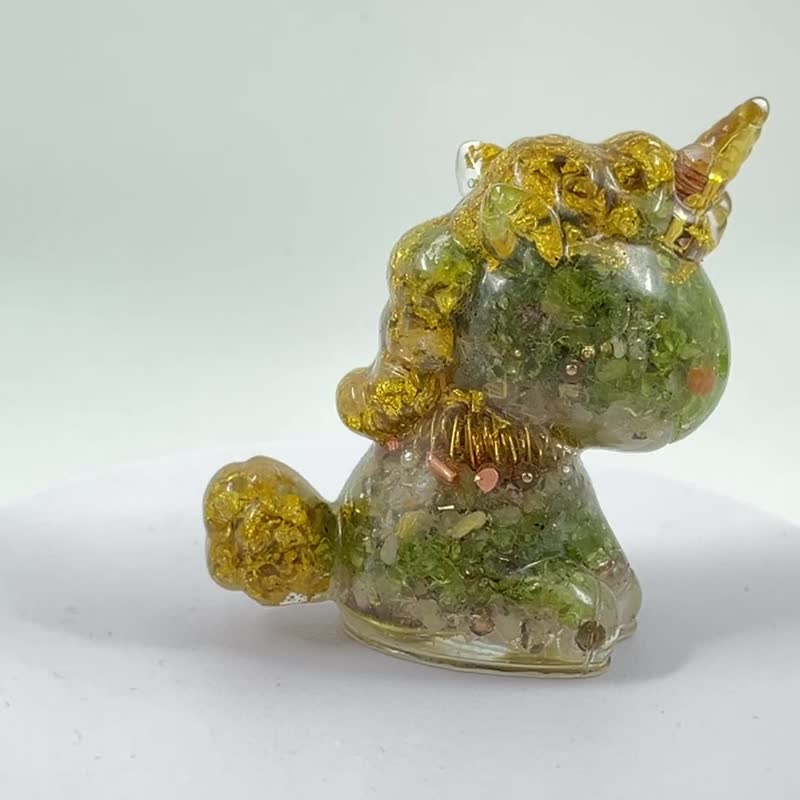 开运小物 Orgonite 奥刚能量独角兽-橄榄石加钛金(大) - 摆饰 - 半宝石 绿色