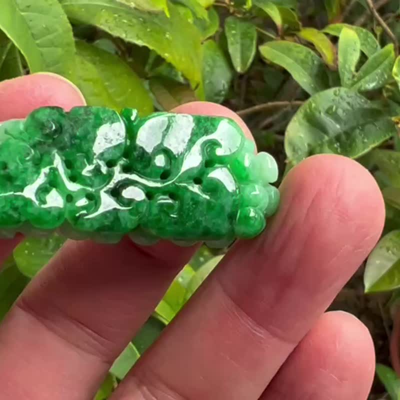 天然缅甸A货翡翠 阳绿翡翠葡萄 吊坠 翡翠 缅甸玉 母亲节送礼 - 颈链 - 宝石 绿色
