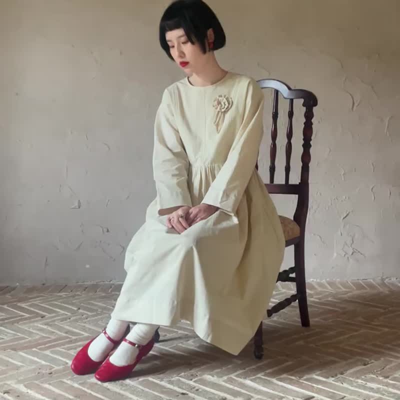 燕麥色 日系清冷少女立體花全棉提花洋裝 春秋款連身裙 - 洋装/连衣裙 - 棉 黄色