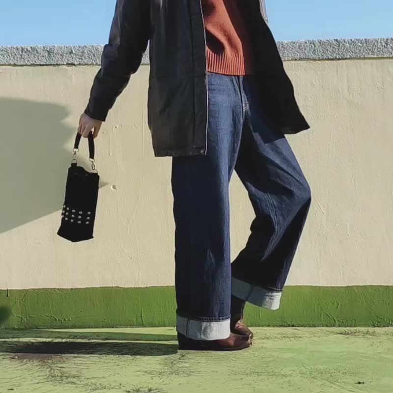 黑色丹宁布铆钉中型斜背包 MEDIUM STUDDED DENIM BAG 侧背包 - 手提包/手提袋 - 棉 黑色