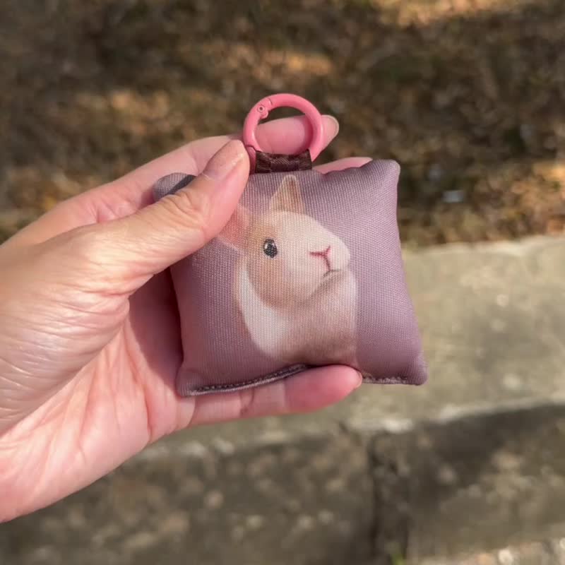 【宠宠家】包包小吊饰-心肝宝 - 吊饰 - 聚酯纤维 卡其色