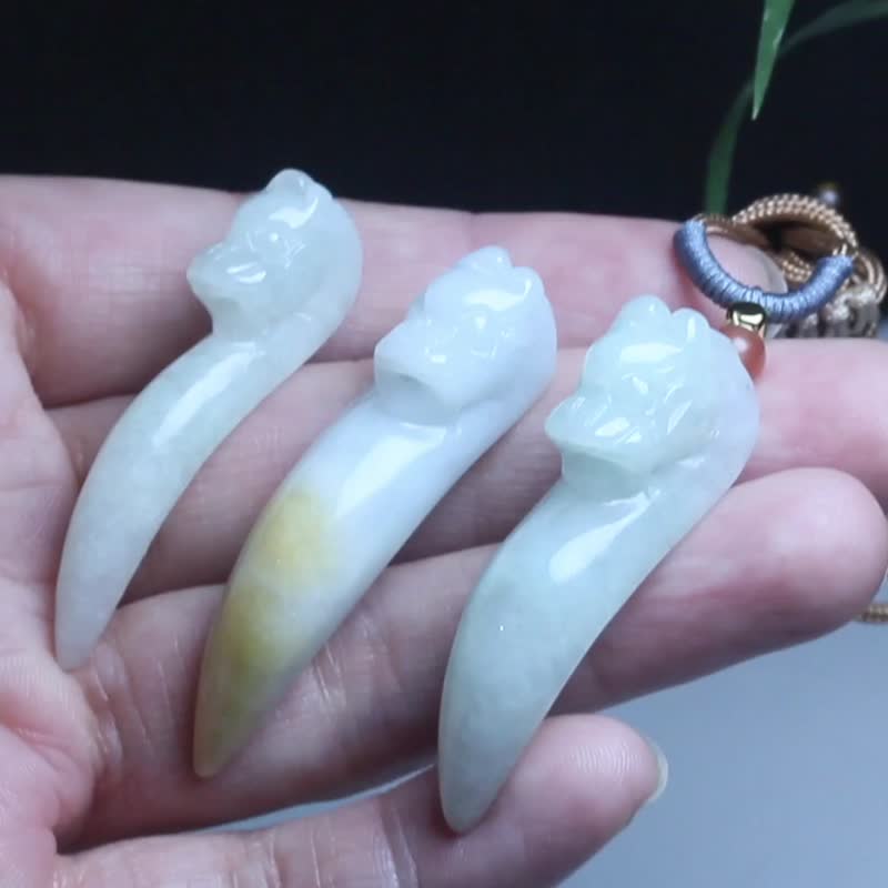【狼牙】天然翡翠吊坠/男士项链/霸气复古怀旧/手工雕刻设计玉石 - 项链 - 玉石 白色