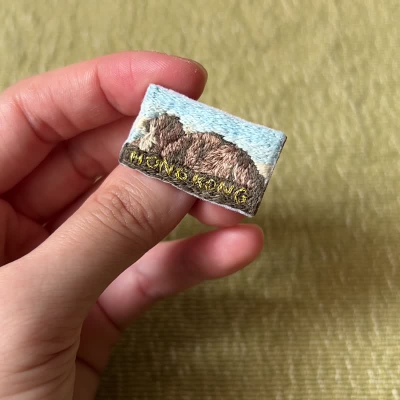 香港塞拉利昂刺绣扣针 - 胸针 - 真皮 