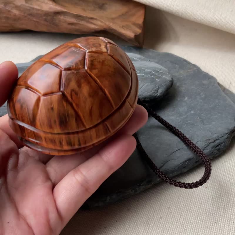 【富甲天下】台湾桧木胖圆龟甲吊饰。把玩件 - 吊饰 - 木头 多色