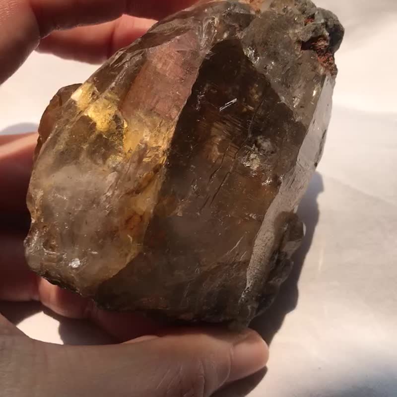 天然巴基斯坦黄金喜马拉雅水晶骨干彩虹矿物摆件 白水晶 天然原石 - 摆饰 - 水晶 金色