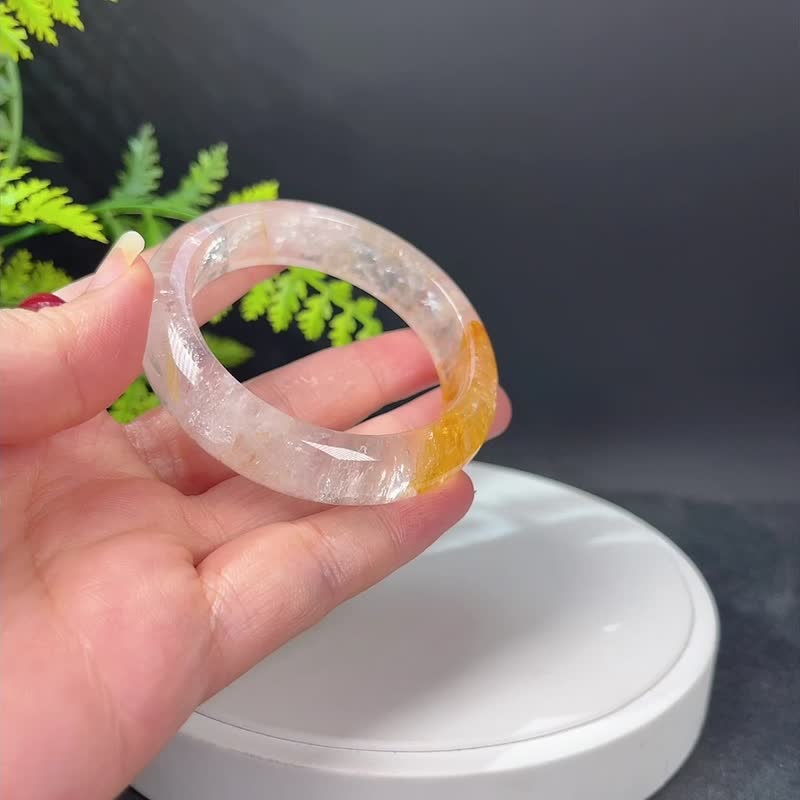 冰透黄胶花手镯51MM 异象闪片幻影幽灵焦花水晶手环 清晰精神爽利 - 手链/手环 - 水晶 黄色