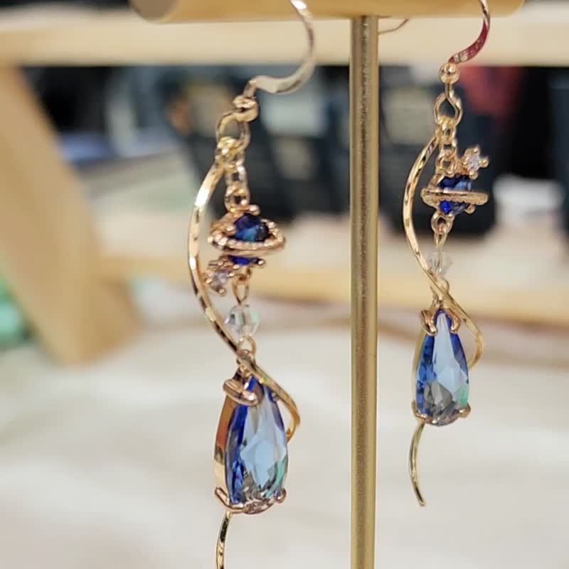 镶钻星球 耳环 多色 镀真金耳针 耳夹 - 耳环/耳夹 - 其他金属 多色
