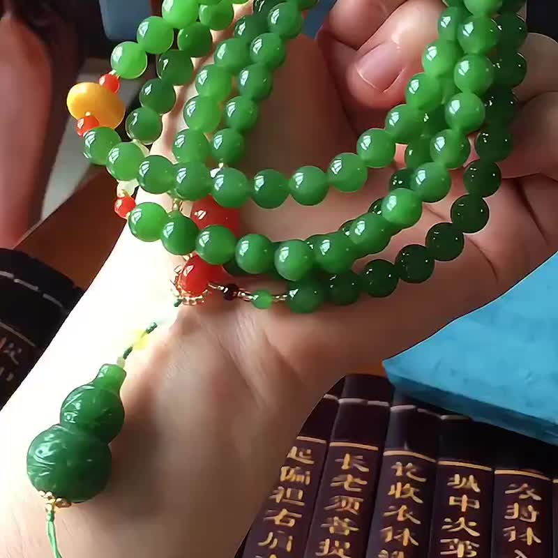 和田碧玉8毫米 108颗佛珠 朝珠 项链 搭配天然碧玉葫芦 吊坠 - 手链/手环 - 水晶 