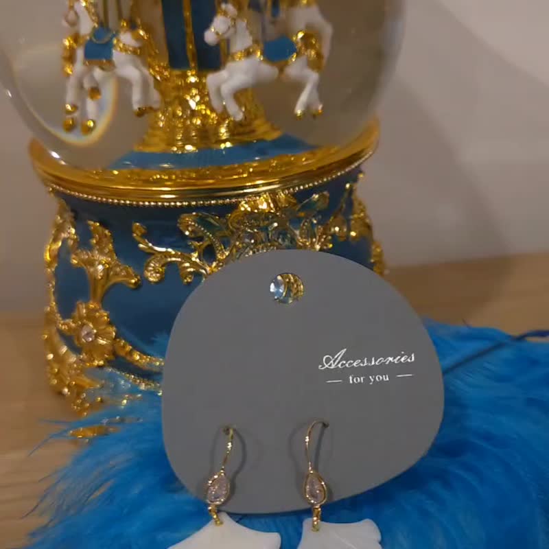 【Tyna Étoile-海扇女神-扇形贝壳垂坠耳环】典雅光感系列 - 耳环/耳夹 - 贝壳 白色