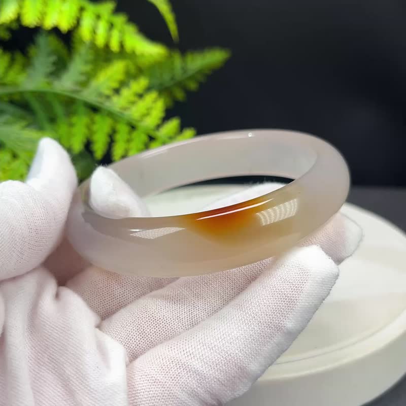 精美 灰白玛瑙手镯 62MM 冰透起刚龙鳞纹飘一口糖 平和智慧吉祥 - 手链/手环 - 半宝石 灰色