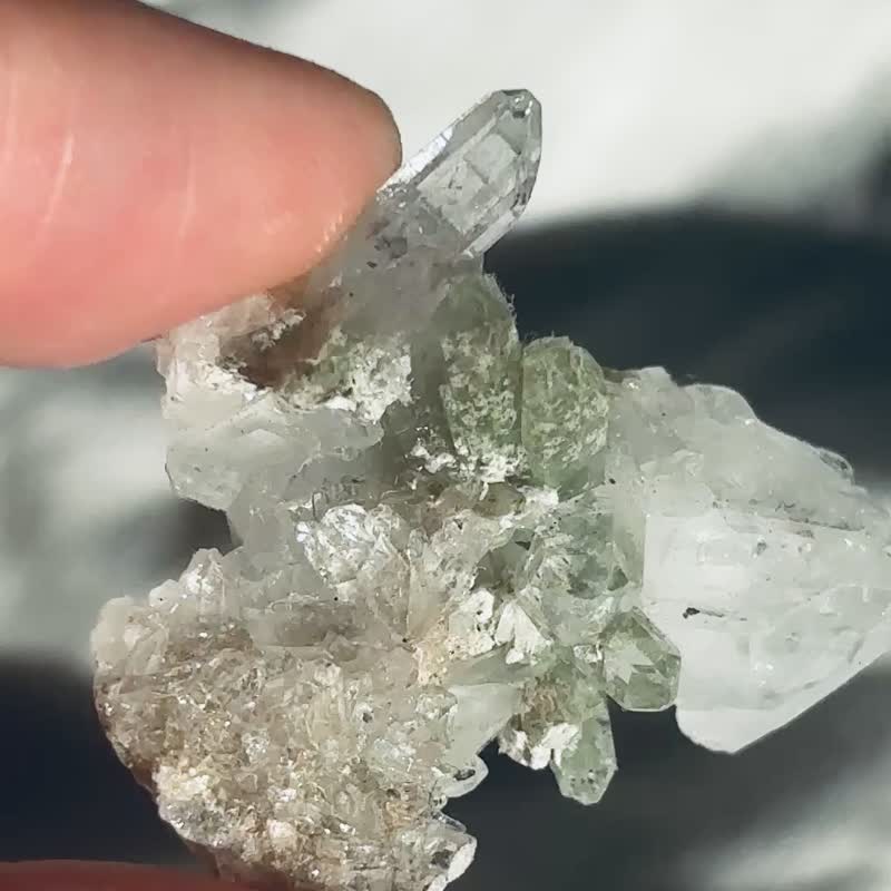 巴基斯坦 喜马拉雅 绿幽灵 缝合水晶 绿幽灵共生 白水晶簇 闪亮 - 摆饰 - 水晶 绿色