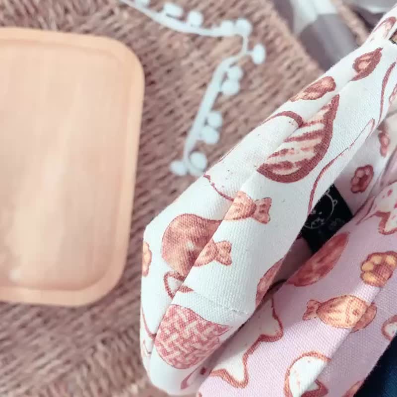 猫猫弹片包-半夜肚子饿 - 化妆包/杂物包 - 棉．麻 蓝色