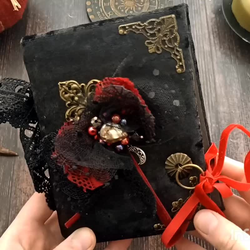哥德风女巫魔法书拼贴手帐本 手工制作 黑色蕾丝吸血鬼风格笔记本 - 笔记本/手帐 - 纸 黑色