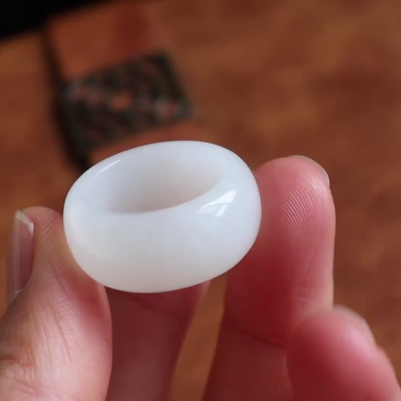 天然羊脂玉和田玉戒指指环 羊脂玉扳指 厚脂型 纯手工雕刻 18mm - 戒指 - 玉石 