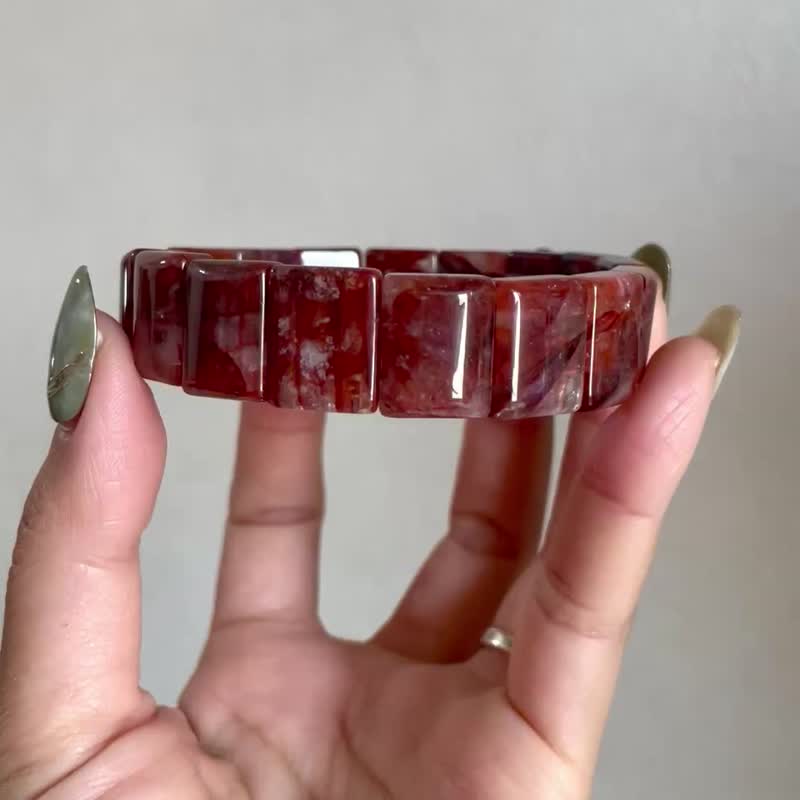 静谧深红 灵魂的热度【牛血红胶花手排】珍藏品/一物一拍 - 手链/手环 - 水晶 多色