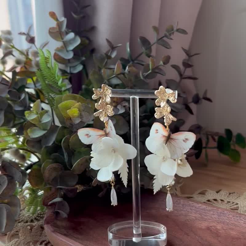 白色蝴蝶真花长耳环 - 耳环/耳夹 - 植物．花 白色