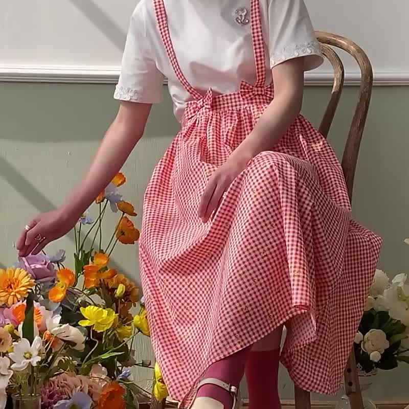 紅色格紋 日系複古圓領無袖吊帶洋裝 蝴蝶結细肩带高腰背帶長裙 - 洋装/连衣裙 - 棉．麻 红色