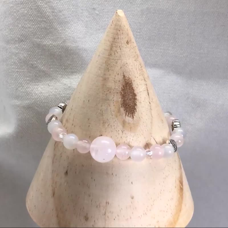 In Love宝石手串 粉晶 白玉髓 玫瑰花古银 水晶手链 弹性手围 - 手链/手环 - 半宝石 粉红色