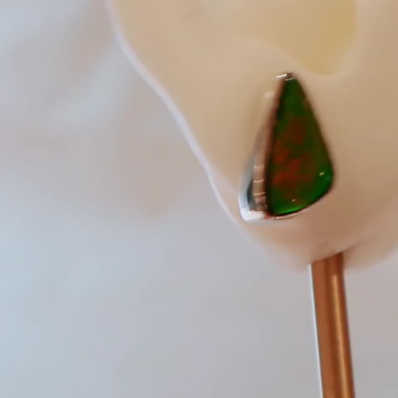 925纯银 加拿大三角形天然 斑彩石耳环 - 耳环/耳夹 - 宝石 多色