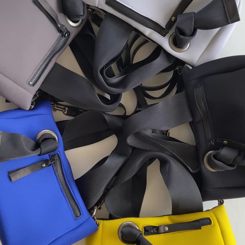 仿氯丁橡胶材质 手提 斜背包 可选五色 加购选项可刻印名字 - 侧背包/斜挎包 - 其他材质 白色