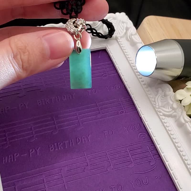 天然A货翡翠 瓜料飘绿花雪花无事牌 s925银扣头 手工编可调式项圈 - 项链 - 宝石 绿色