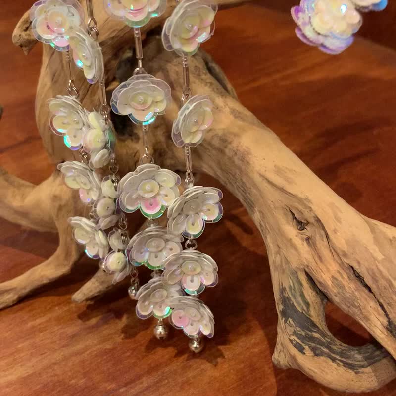 花帘  蝶恋花梦幻亮片长流苏发簪附可动蝴蝶夹一只 - 项链 - 其他材质 粉红色