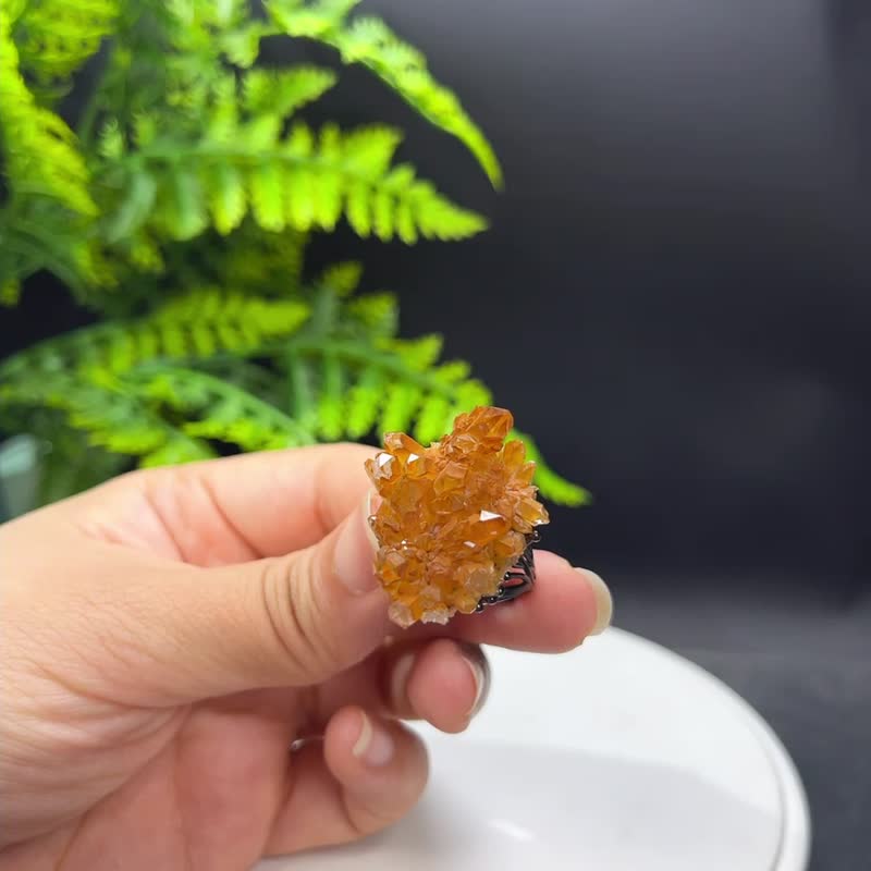 橙色水晶活口戒指 随形原石标本 晶簇手工指环 S925银 勇气决心 - 戒指 - 水晶 橘色