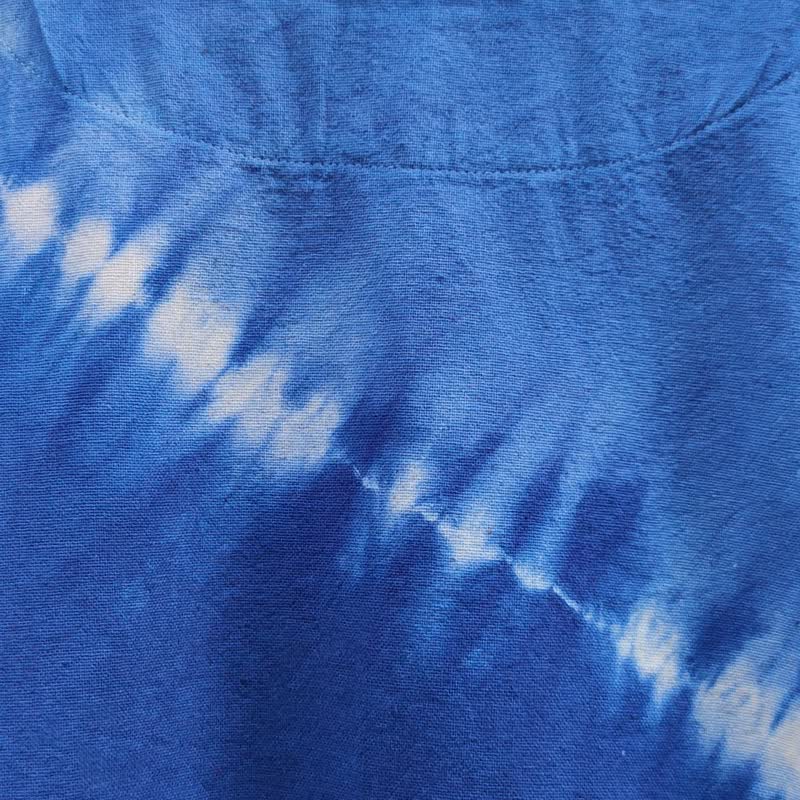 Bell Sleeve Bracelet Length Indigo Dye White Across Top - 女装上衣 - 棉．麻 蓝色