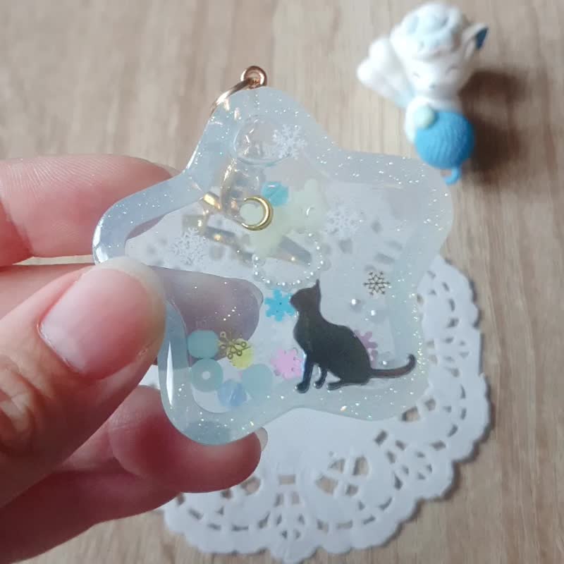 钥匙圈 吊饰 流沙 摇摇乐 雪 猫 爱心 月亮 星星 礼物 疗愈 手作 - 钥匙链/钥匙包 - 树脂 白色