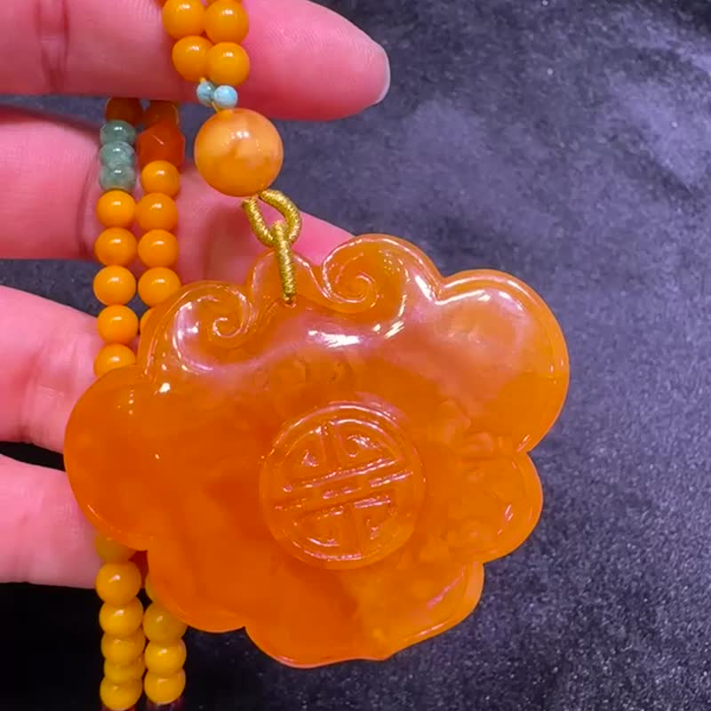 天然俄料满蜜鸡油红如意吊坠 工艺精湛 溶洞奇观 福禄吉祥 - 项链 - 宝石 
