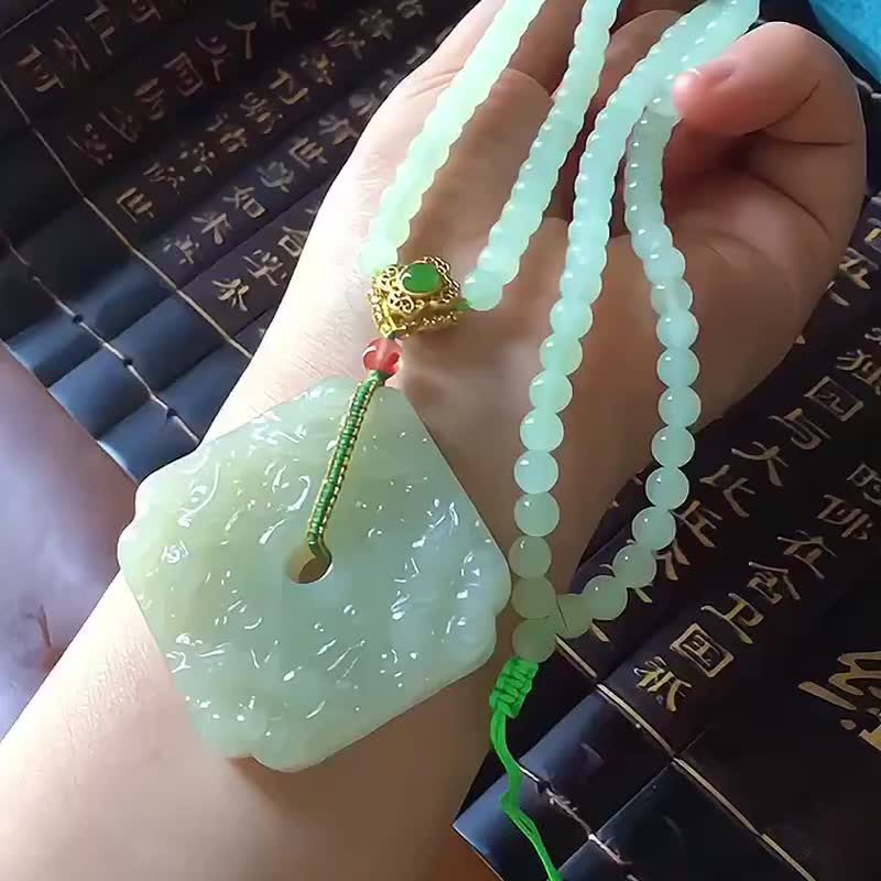 和田玉 双面雕工 精致 吊坠 精雕四方招财神兽 搭配和田玉 - 吊饰 - 水晶 