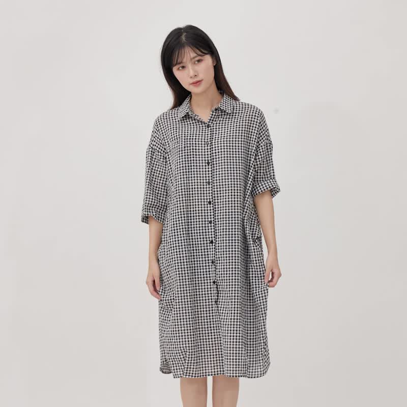 Nancy喃嘻開襟口袋洋裝/藍格 - 洋装/连衣裙 - 棉 黑色