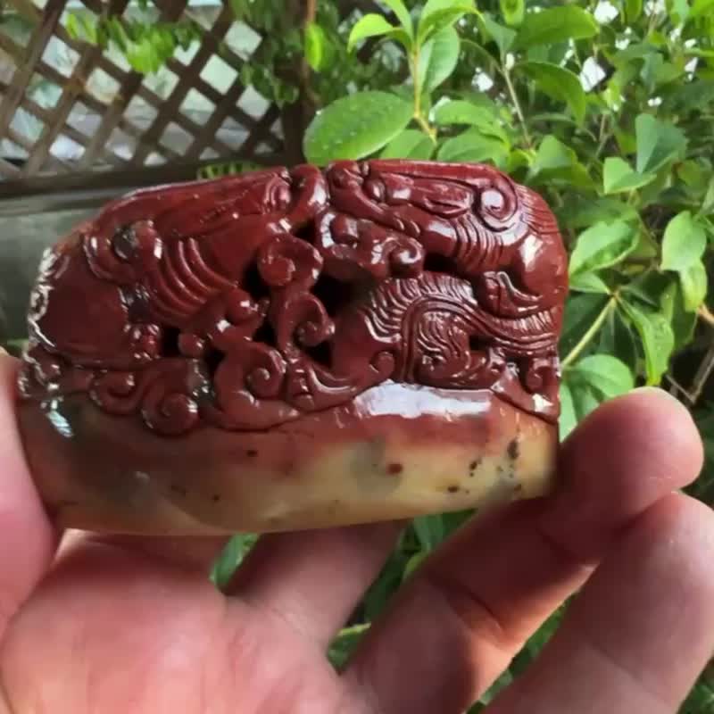 寿山石 朱砂高山石 174克 高山朱砂 雕件 摆件 老物件 田黄 荔枝 - 摆饰 - 玉石 多色