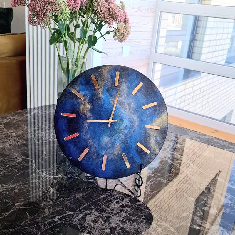 Blue abstract wall clock with gold dial Silent wall clock Art modern wall clock - 时钟/闹钟 - 其他材质 蓝色
