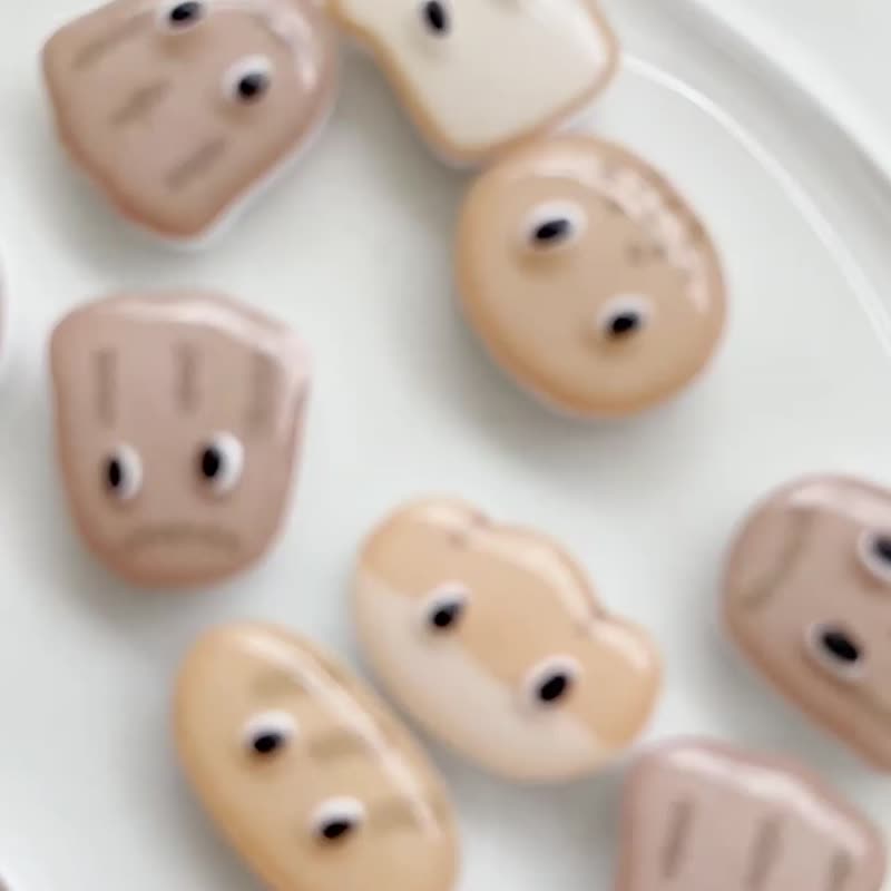 面包插画耳环/耳针/夹式 - 耳环/耳夹 - 树脂 多色