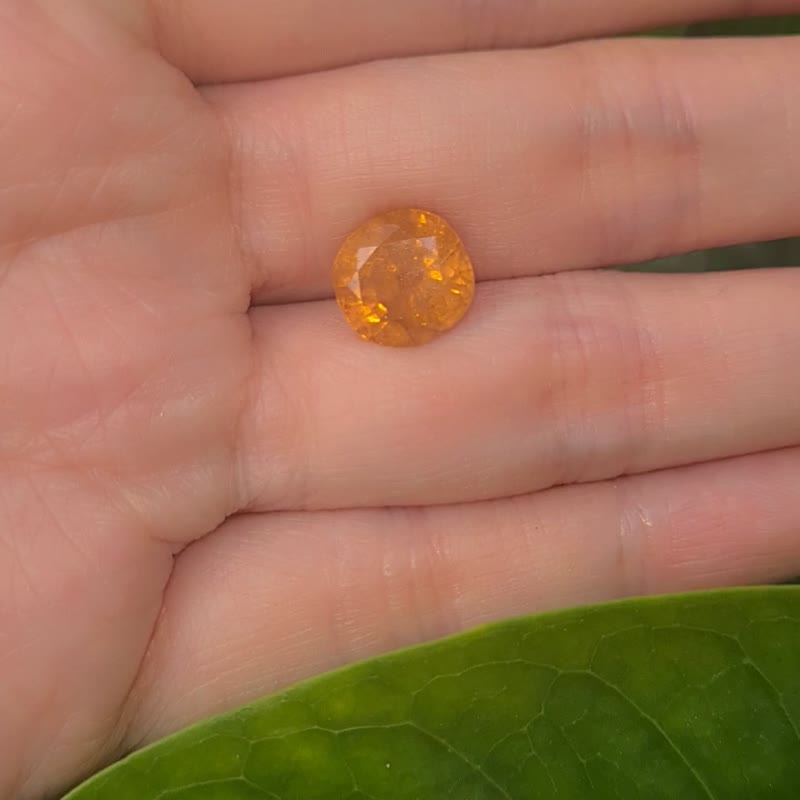 天然加热椭圆形黄色蓝宝石尺寸 8.5X9 毫米 5.52 克拉 - 金工/饰品 - 宝石 橘色