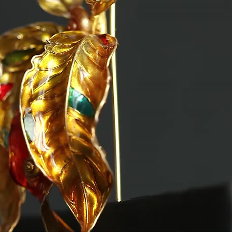 Brooch Out of time, sunny winter leaves - 胸针 - 其他材质 金色