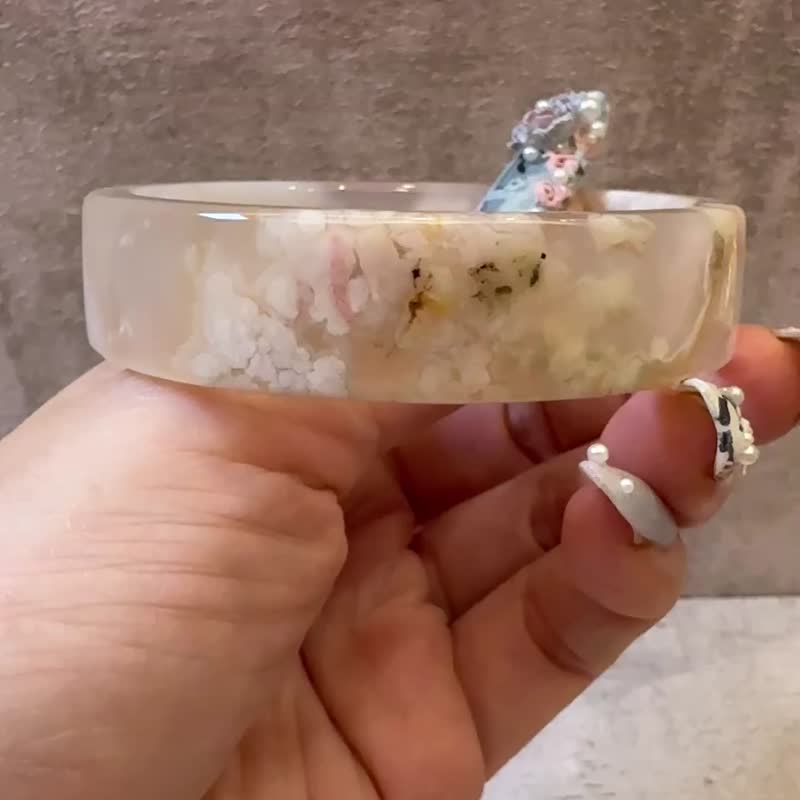 樱花玛瑙手镯 玛瑙手镯稀有方镯小清新款带粉花绿勾边55-56合适 - 手链/手环 - 玉石 