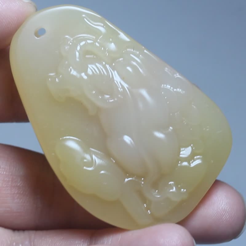 【牛气冲天】天然黄蜡石 吊坠项链 挂件 饰品 送礼 玉坠 - 项链 - 玉石 黄色
