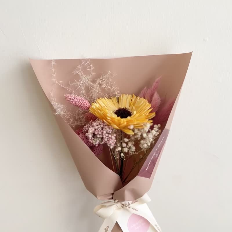 【独家 开运干燥花花束】• 情人节花束/生日花束/干燥花花束 - 干燥花/捧花 - 植物．花 粉红色