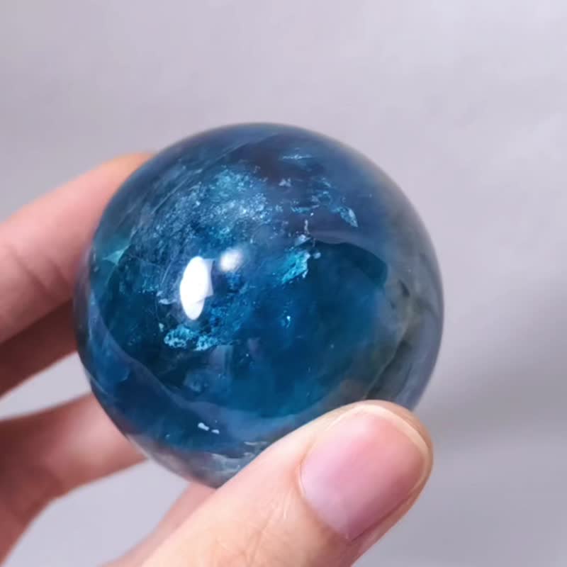 稀有蓝磷灰石 红色带 晶球摆件 圆满 收藏 有球必应 单品 礼物 - 摆饰 - 宝石 蓝色