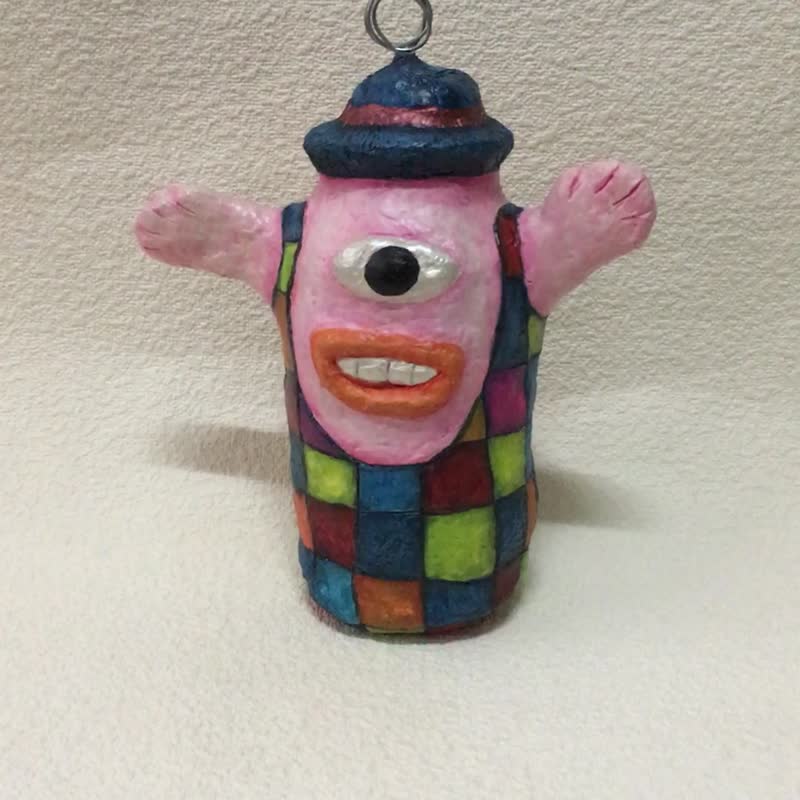 A photo & note clipping handcraft doll / Mr. One eye monster colourful - 摆饰 - 环保材料 粉红色